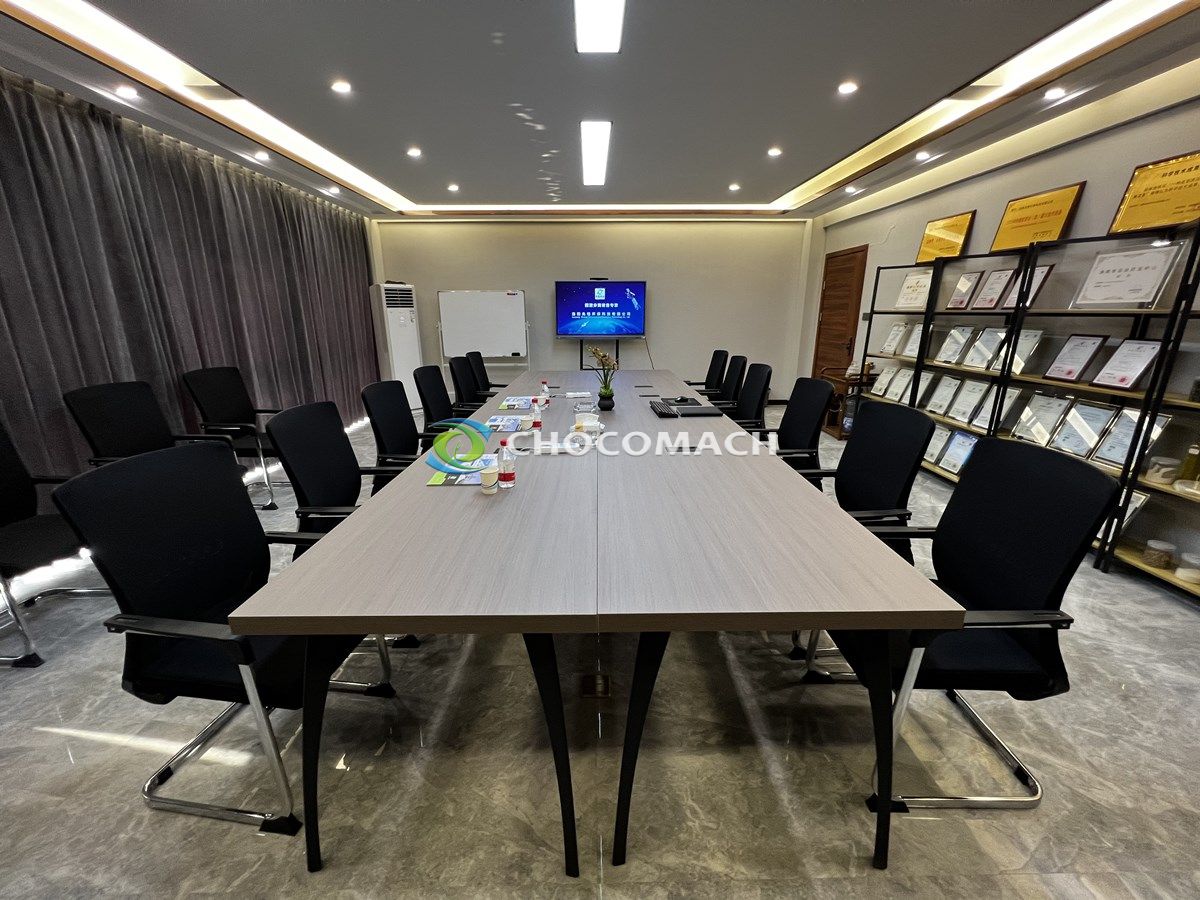 chocomach-hydraulic oil press meeting room-05